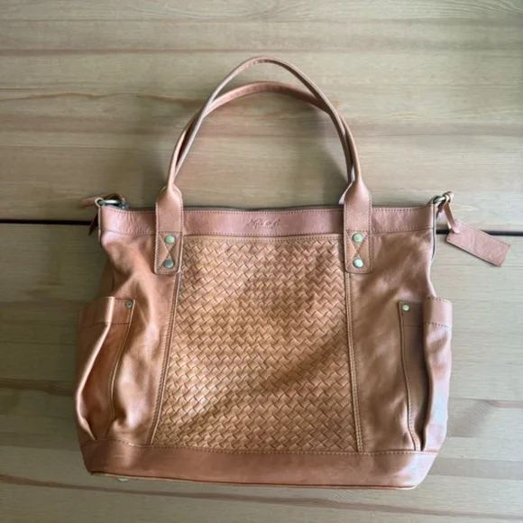Nena & Co Full TPB Woven Moroccan Leather No need to wait more ‼️ They are finally here! TPB & MTPB  main image 3